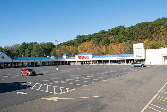 831-881 Wolcott St, Waterbury, CT for lease - Building Photo - Image 3 of 8