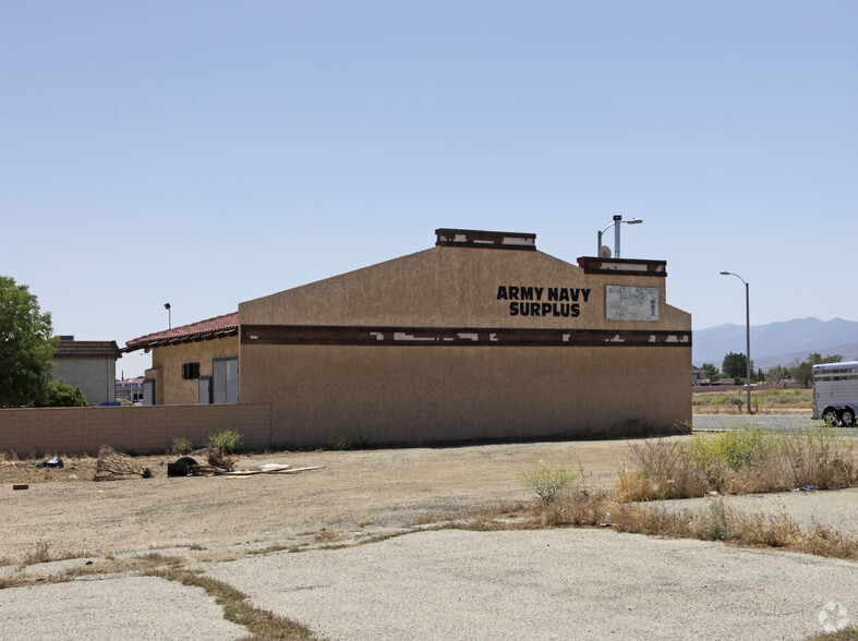 1249 Palmdale Blvd, Palmdale, CA à louer - Photo du bâtiment - Image 2 de 5