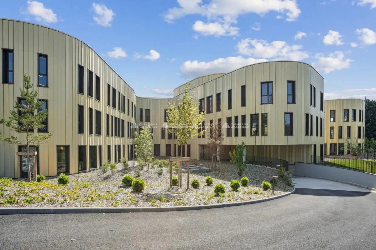 115 Rue Sans Souci, Limonest for lease Building Photo- Image 1 of 5