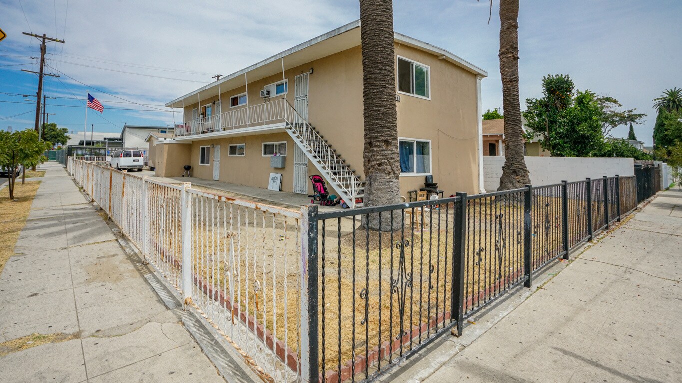 1401 E 46th St, Los Angeles, CA à vendre Photo du bâtiment- Image 1 de 20