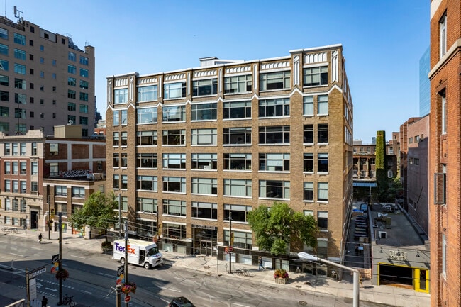 Plus de détails pour 366 Adelaide St W, Toronto, ON - Bureau à louer