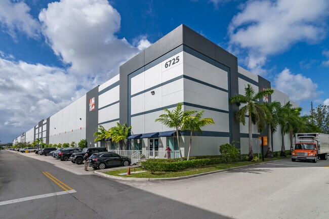 Plus de détails pour 6725 NW 36th St, Miami, FL - Industriel à louer
