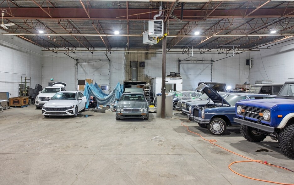 5316 36th St SE, Calgary, AB for lease - Building Photo - Image 3 of 4