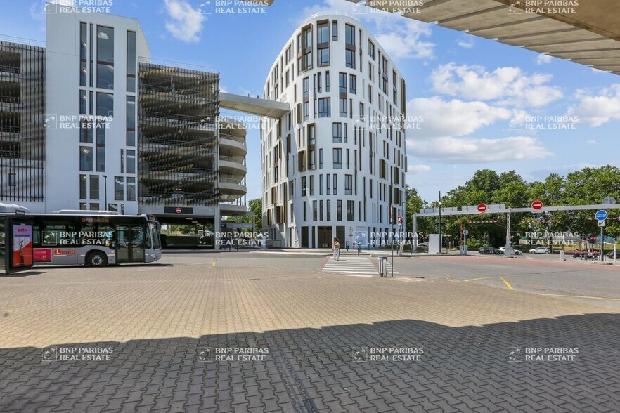 8 Place Edouard Bouillière, Toulouse à vendre - Photo du bâtiment - Image 3 de 22