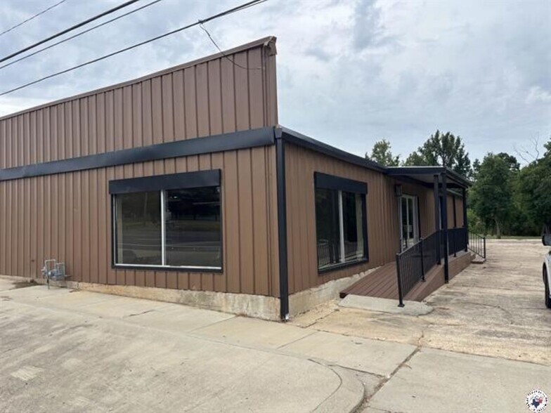 4210 E 9th St, Texarkana, AR à vendre - Photo du bâtiment - Image 2 de 11