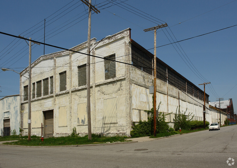 4001 Hamilton Ave, Cleveland, OH for lease - Building Photo - Image 2 of 4