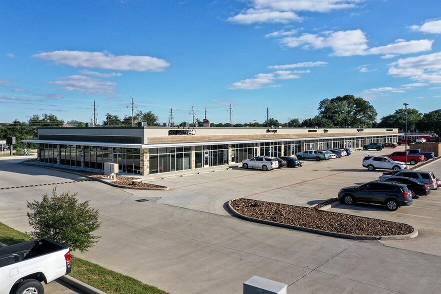 16718 House Hahl Rd, Cypress, TX for lease - Building Photo - Image 3 of 11