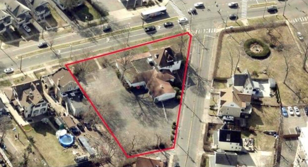 2470 North Ave, Bridgeport, CT à vendre - Photo du bâtiment - Image 2 de 3