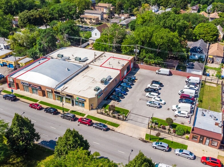 9238-9244 S Stony Island Ave, Chicago, IL for lease - Building Photo - Image 2 of 10