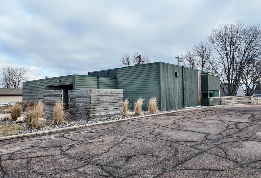 1808 S Cliff Ave, Sioux Falls, SD for lease - Building Photo - Image 3 of 16