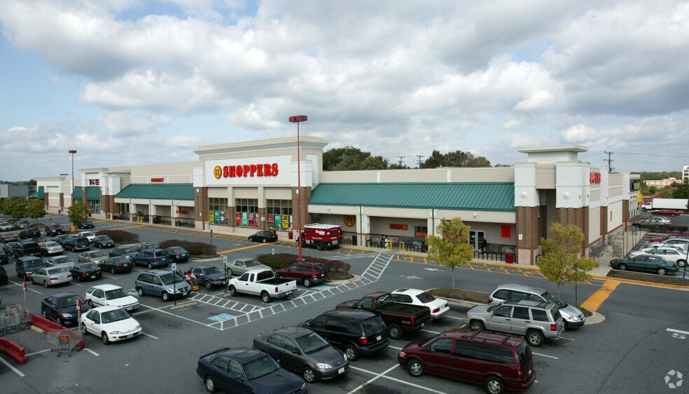 7710 Riverdale Rd, New Carrollton, MD à louer - Photo du bâtiment - Image 2 de 5