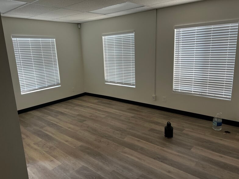 4192 Brockton Ave, Riverside, CA for lease - Building Photo - Image 3 of 7