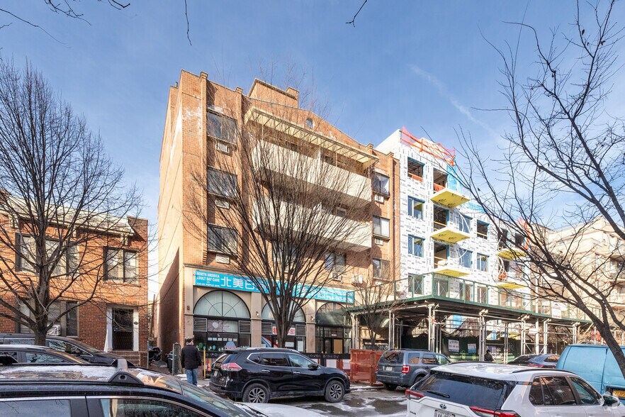13225 Pople Ave, Flushing, NY à vendre - Photo du bâtiment - Image 1 de 10