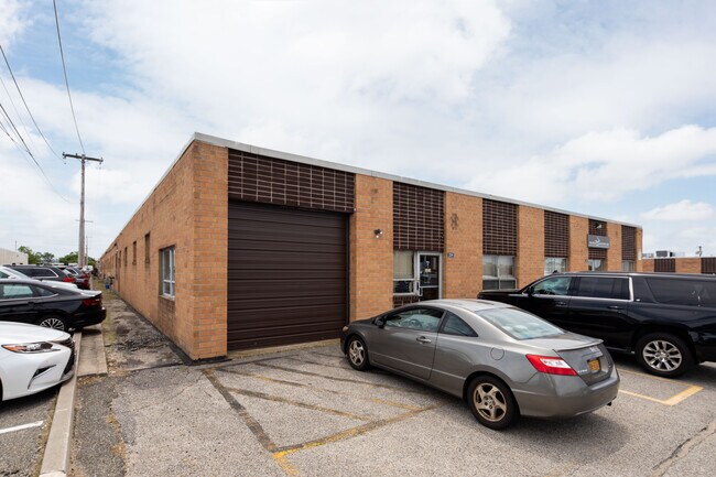 More details for 229 Newtown Rd, Plainview, NY - Industrial for Lease