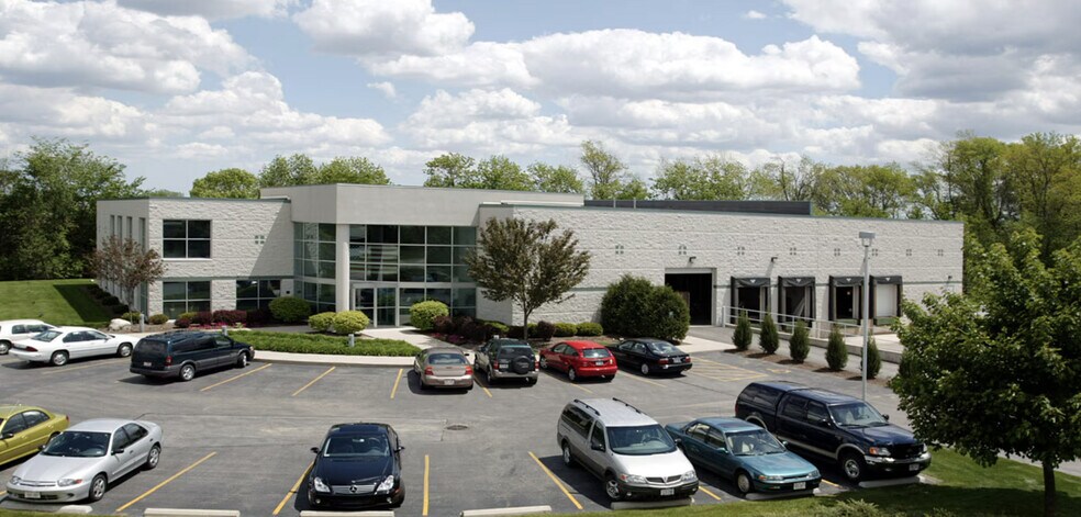 N27W23539 Paul Rd, Pewaukee, WI for lease - Building Photo - Image 2 of 8
