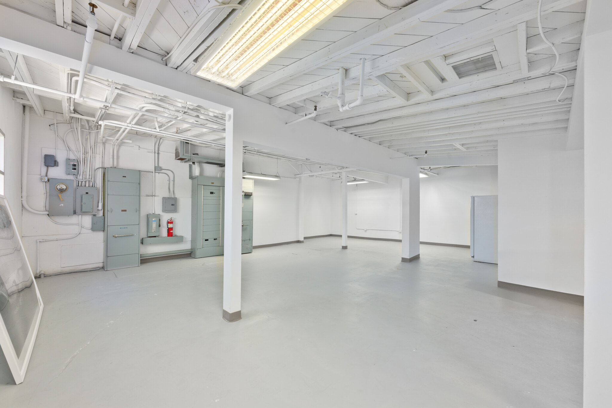 11751 Mississippi, Los Angeles, CA for sale Interior Photo- Image 1 of 3