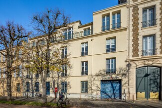 Plus de détails pour Boulevard De La Reine, Versailles - Bureau à louer