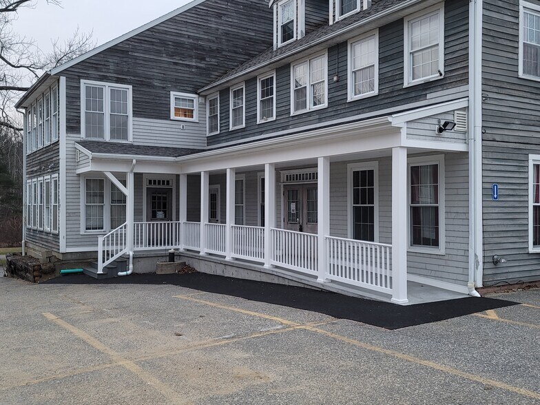 191 City Depot Rd, Charlton, MA à louer - Photo du bâtiment - Image 2 de 9