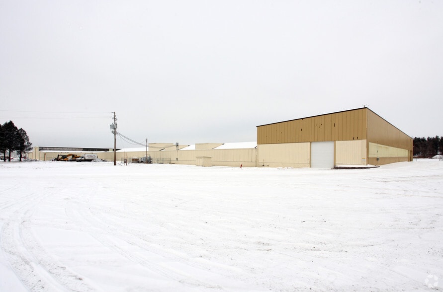 1700 E Aurora Ave, Des Moines, IA for lease - Building Photo - Image 3 of 6