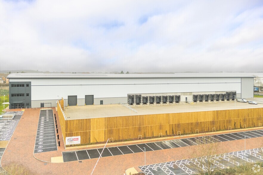 Earlstrees Rd, Corby à louer - Photo du bâtiment - Image 3 de 6