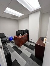 702 Russell Ave, Gaithersburg, MD à louer Photo intérieure- Image 1 de 6