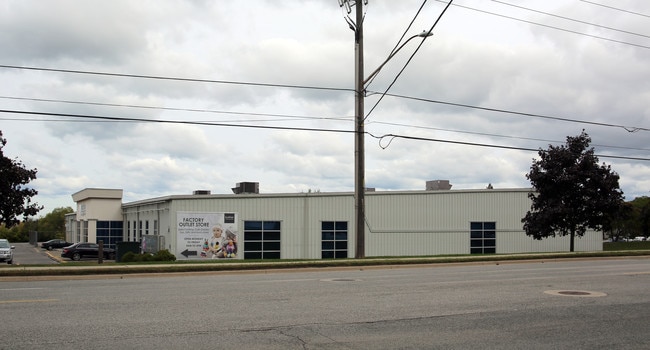 More details for 555 Barton St, Hamilton, ON - Industrial for Sale