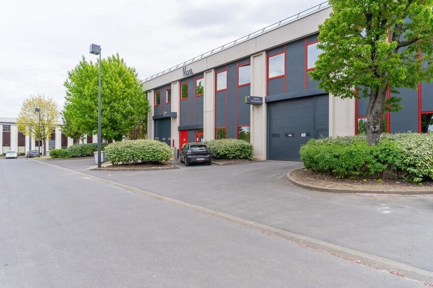 Flex in Antony for lease - Building Photo - Image 2 of 5