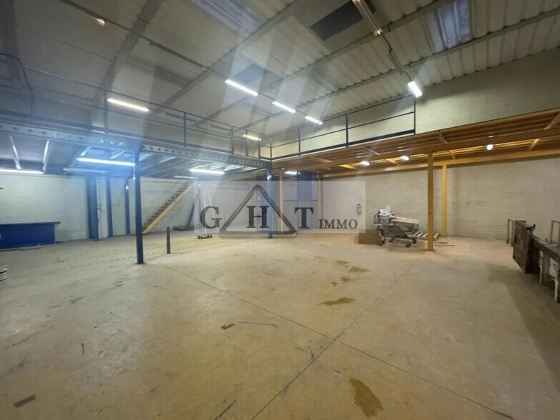 Industrial in Champigny-sur-Marne for sale - Interior Photo - Image 1 of 4