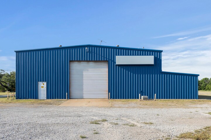 1212 W Liberty Ave, Ponca City, OK à vendre - Photo principale - Image 1 de 44