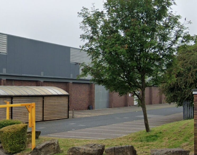 Tong St, Bradford for lease - Building Photo - Image 2 of 5