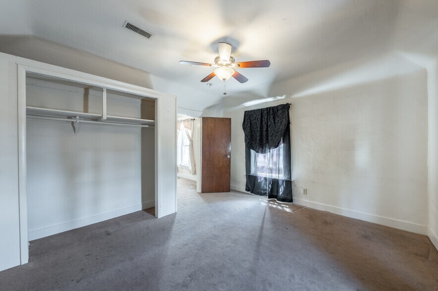 1001 Rock Blvd, Sparks, NV for lease - Interior Photo - Image 2 of 26