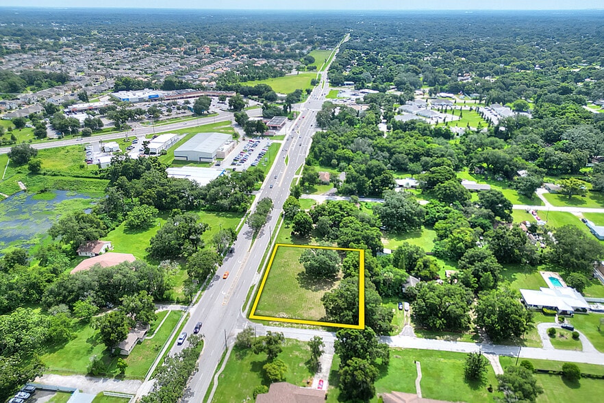 703 Lumsden rd, Brandon, FL for sale - Building Photo - Image 1 of 7