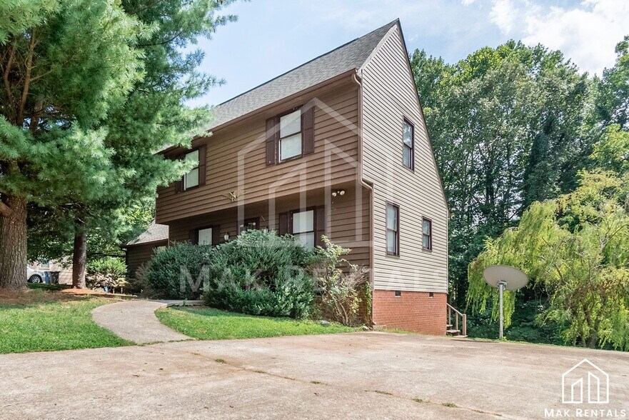 405 Holland Cir, Statesville, NC à vendre - Photo principale - Image 1 de 1