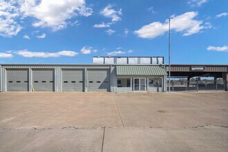 2824 W Main St, Gun Barrel City, TX à louer Photo du bâtiment- Image 2 de 24