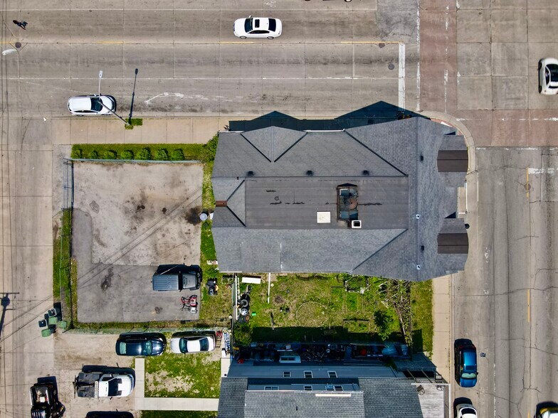 2675-2679 N Holton St, Milwaukee, WI à vendre - Photo du bâtiment - Image 3 de 3