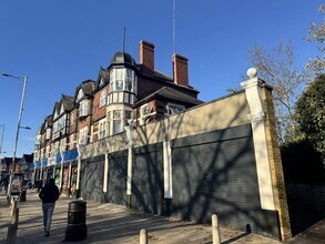 89-95A Aldersbrook Rd, Londres à louer Photo du bâtiment- Image 2 de 2