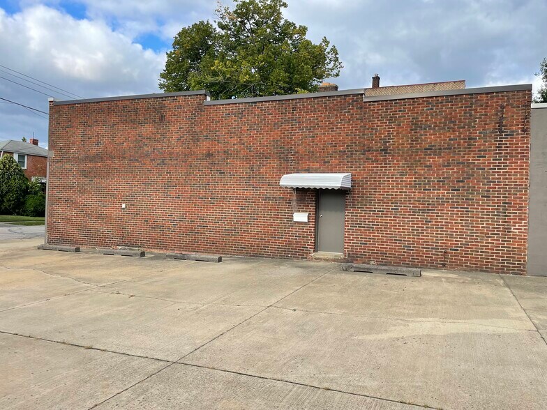 19807 Cherokee Ave, Cleveland, OH à vendre - Photo du bâtiment - Image 2 de 2