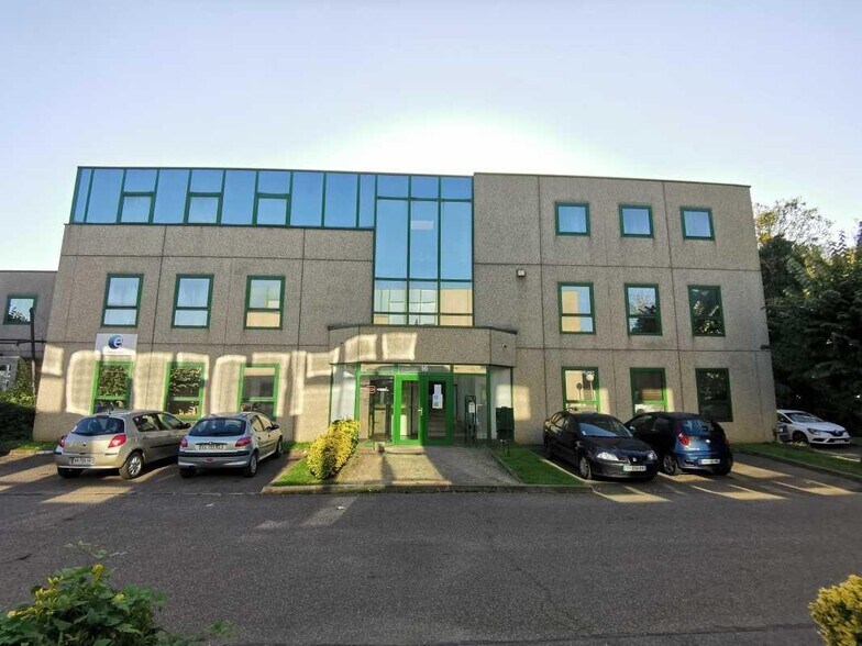 Bureau dans Viry-Châtillon à louer - Photo du bâtiment - Image 1 de 2