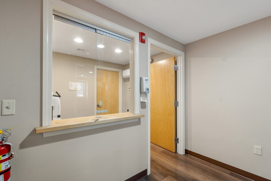 1 Mound Ct, Merrimack, NH à vendre - Photo du bâtiment - Image 3 de 21