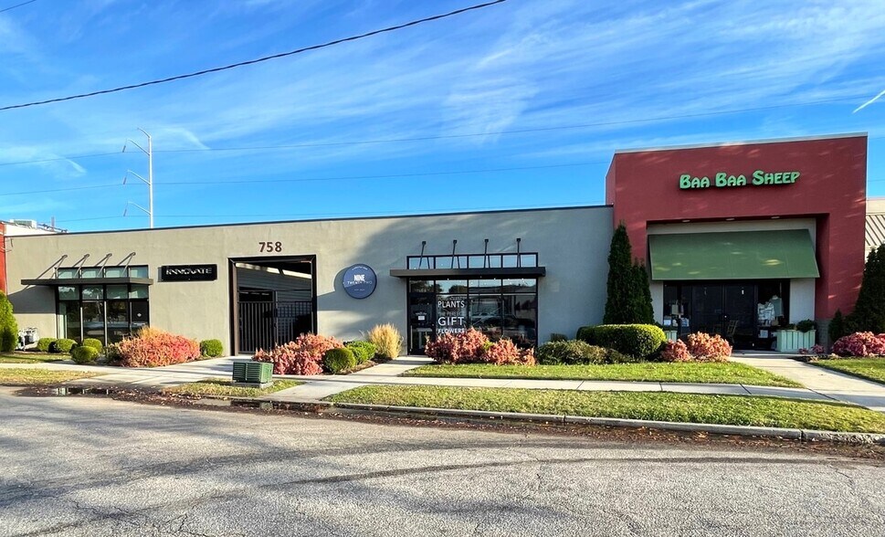 754-758 W 22nd St, Norfolk, VA for lease - Building Photo - Image 1 of 2