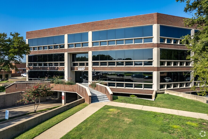 15150 Preston Rd, Dallas, TX à louer - Photo du bâtiment - Image 1 de 35