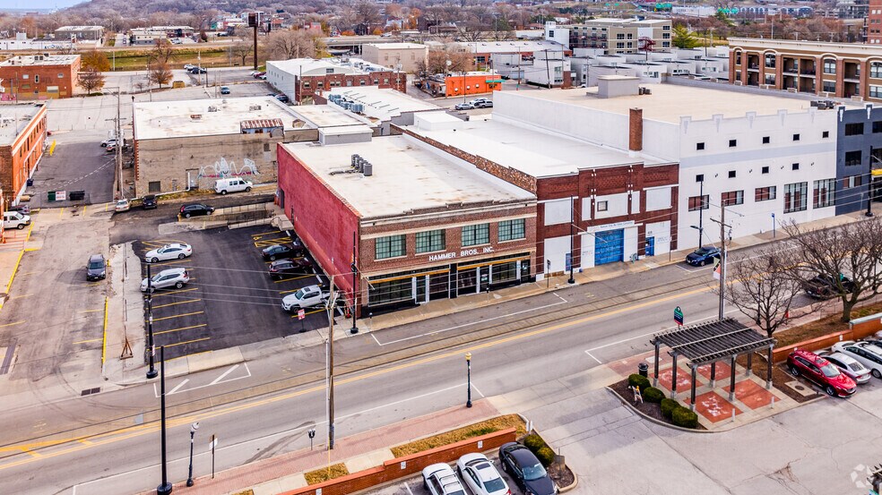 407 Grand Blvd, Kansas City, MO à louer - Photo du bâtiment - Image 2 de 11