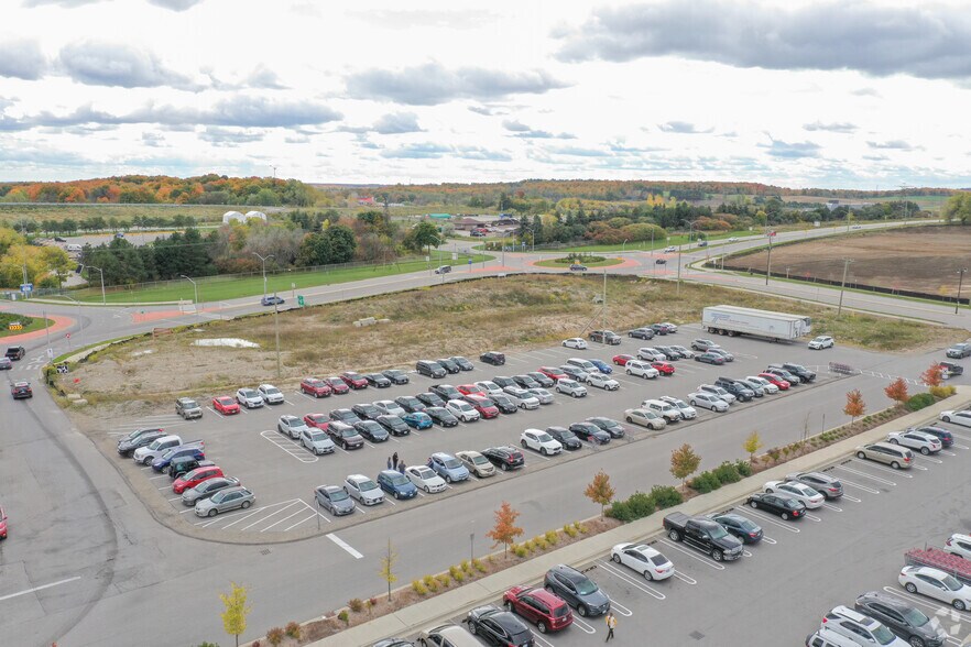 930 Erb St W, Waterloo, ON for sale - Primary Photo - Image 1 of 1