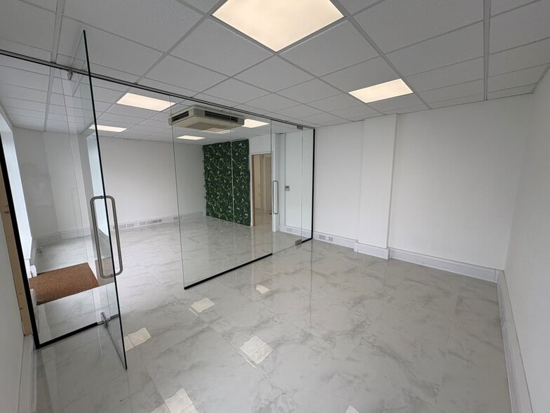 87-89 Moulsham St, Chelmsford for lease - Interior Photo - Image 2 of 6