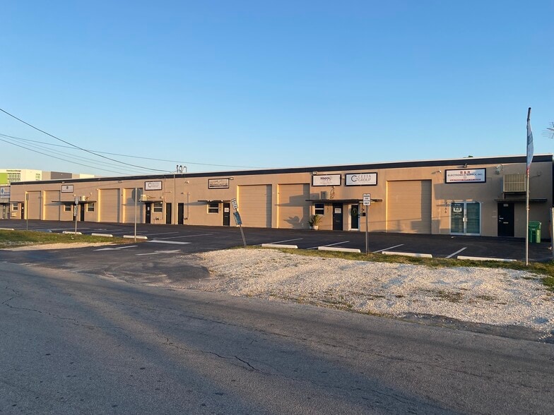 8770-8776 SW 129th St, Miami, FL for lease - Building Photo - Image 2 of 2
