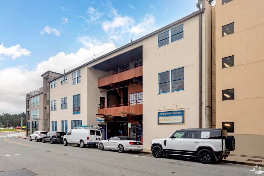 225 Cannery Row, Monterey, CA à vendre - Photo du bâtiment - Image 2 de 9