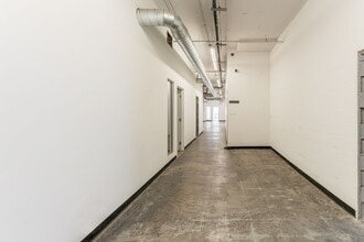 160 Rue Saint-Viateur E, Montréal, QC for lease Building Photo- Image 1 of 19