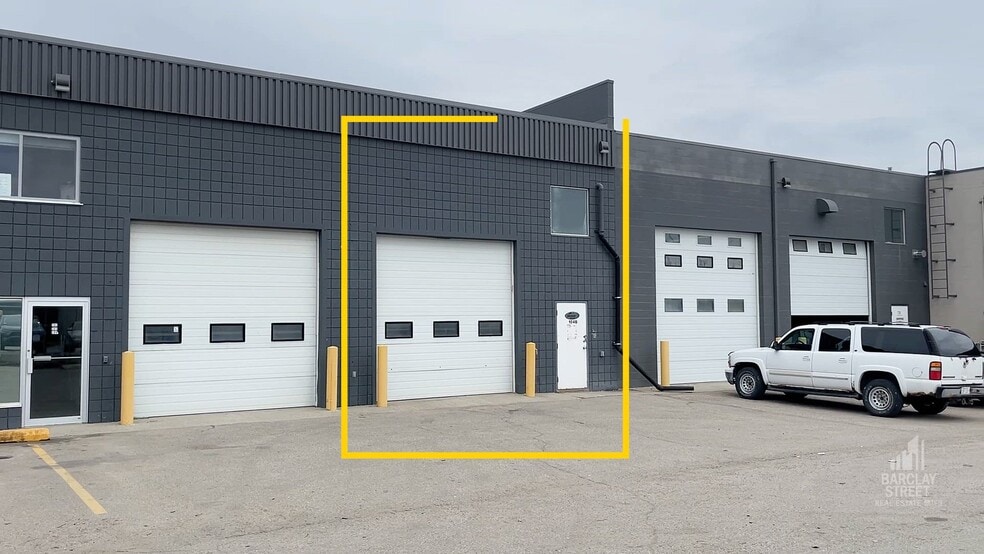 717 Westlake Rd, Strathmore, AB à louer - Vidéo sur l’inscription commerciale - Image 2 de 5