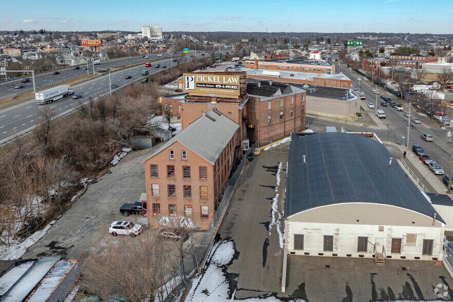 25 Wells St, Bridgeport, CT à louer - Aérien - Image 2 de 4