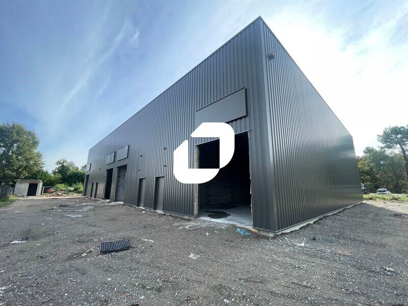 Flex in Marcheprime for sale Building Photo- Image 1 of 8